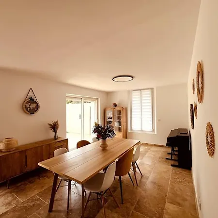 Andre A Villa Nîmes